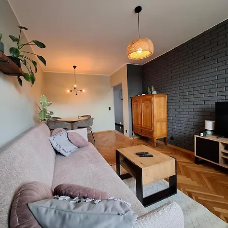 Spokojny Nad Jeziorem Apartment