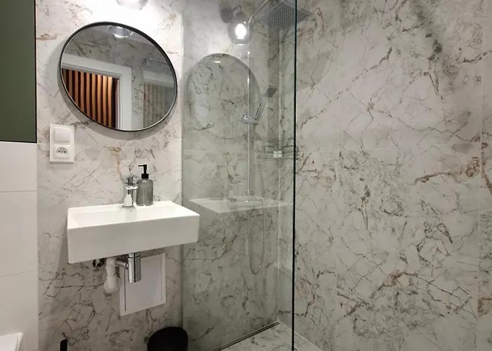 Spokojny Nad Jeziorem Apartmán